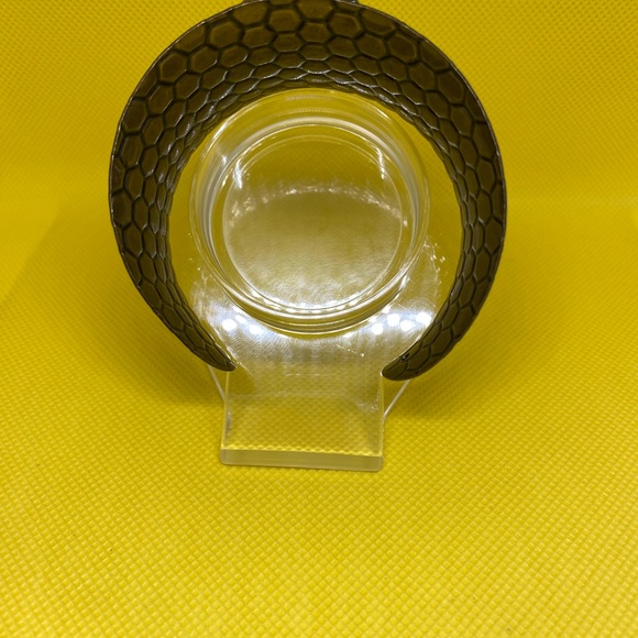 (5/$25‎ SALE ✅) PREOWN VTG LOOK Metal Wrist Cuff Bracelet - Picture 2 of 7